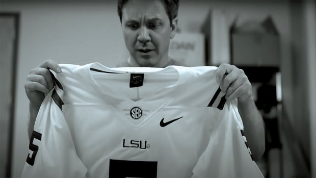 It's a Wonderful Life parody featuring an Arkansas Razorbacks' fan.
